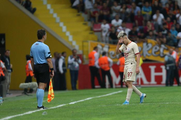 Kayserispor - Galatasaray maçında gerginlik Kulübede kırmızı kart...