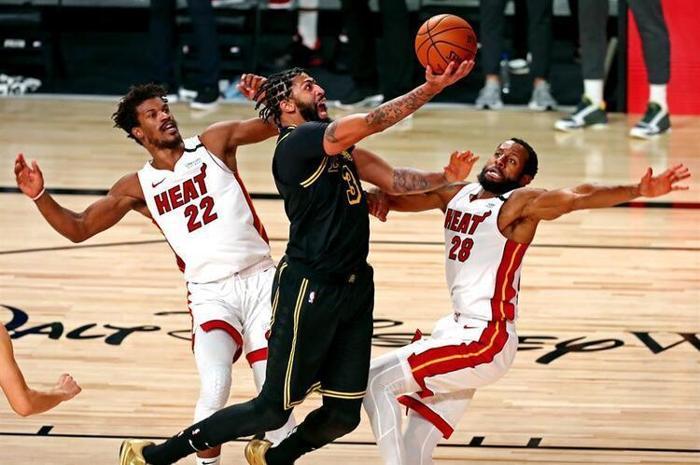 LeBron Jamesi çıldırtan 9 saniye
