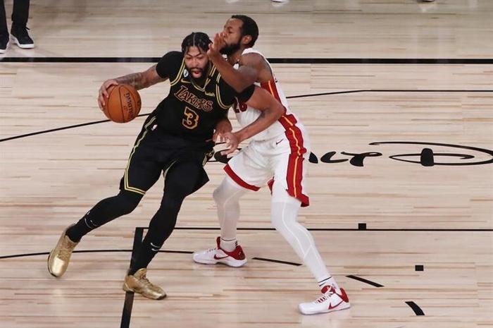 LeBron Jamesi çıldırtan 9 saniye