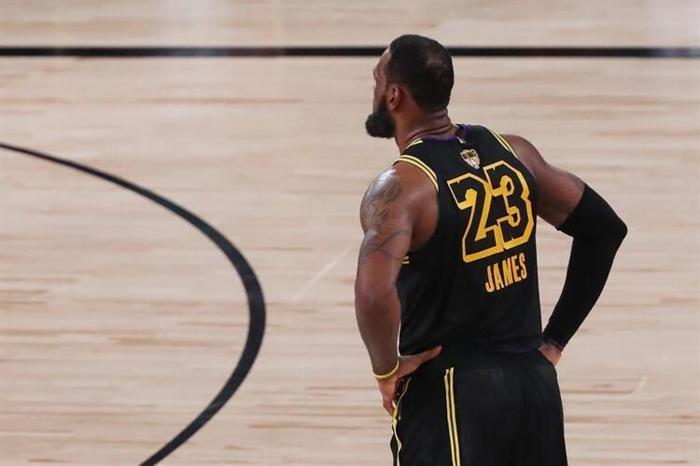 LeBron Jamesi çıldırtan 9 saniye