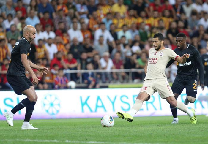 Kayserispor - Galatasaray maçında gerginlik Kulübede kırmızı kart...