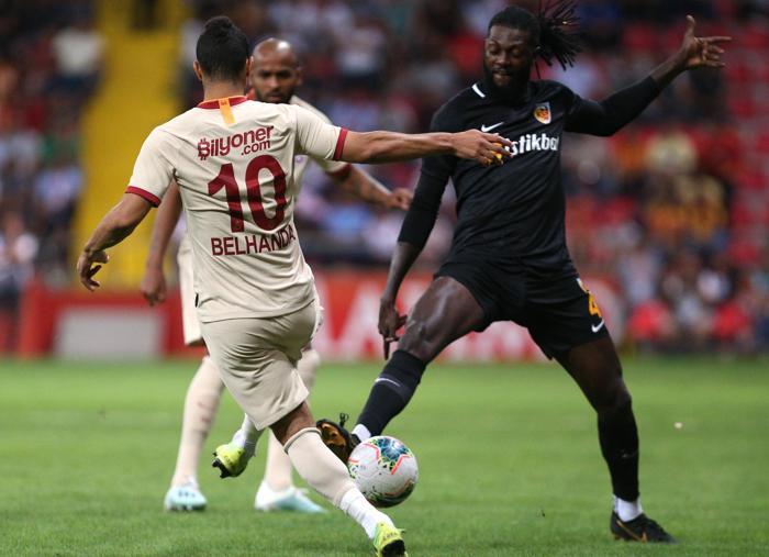 Kayserispor - Galatasaray maçında gerginlik Kulübede kırmızı kart...