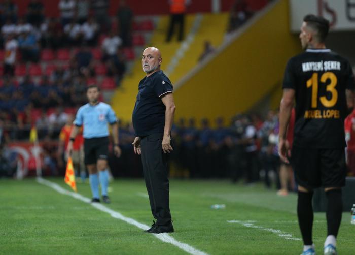 Kayserispor - Galatasaray maçında gerginlik Kulübede kırmızı kart...