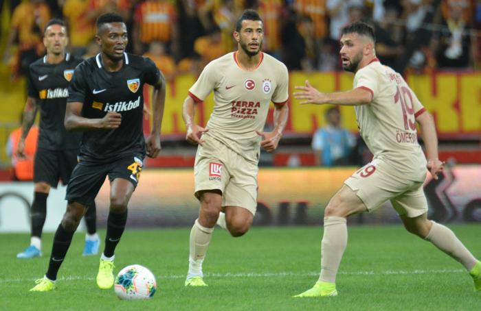 Kayserispor - Galatasaray maçında gerginlik Kulübede kırmızı kart...