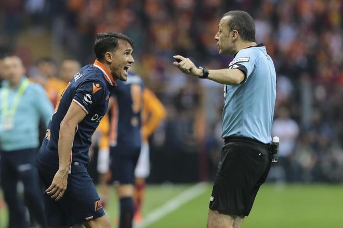 Fanatik yazarlarının Galatasaray - Medipol Başakşehir maçı yorumları