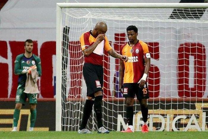 Galatasarayda Avrupa tehlikeye girdi İşte 4 maddede Aslanın çöküşü