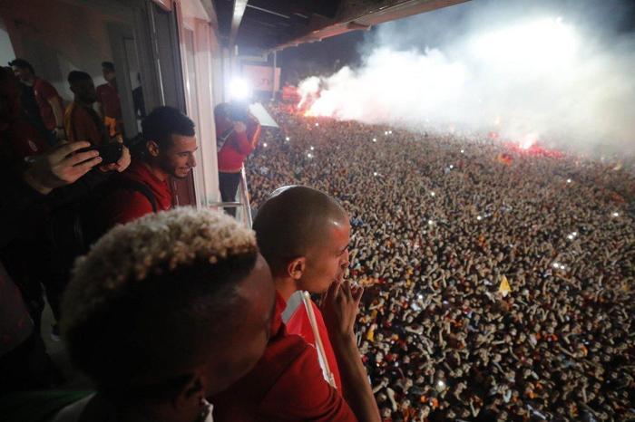 Galatasarayın 22. şampiyonluğunun ardından Floryada muhteşem coşku