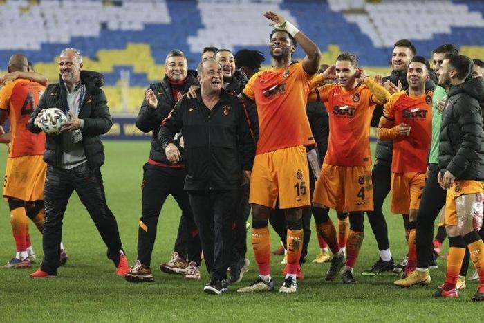 Son dakika: Fenerbahçeden Galatasaray derbisi sonrası tarihi VAR kararı