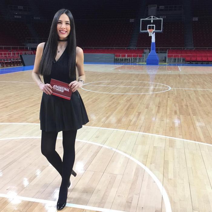 Spiker Şansın Tokyay komşusundan şikayetçi oldu: Eve girerken korkuyorum