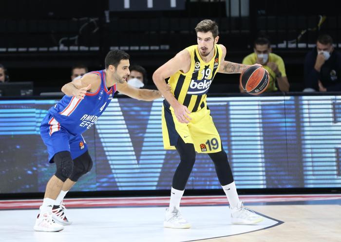 Başkan Ali Koç, Fenerbahçe Bekoyu ayakta alkışladı