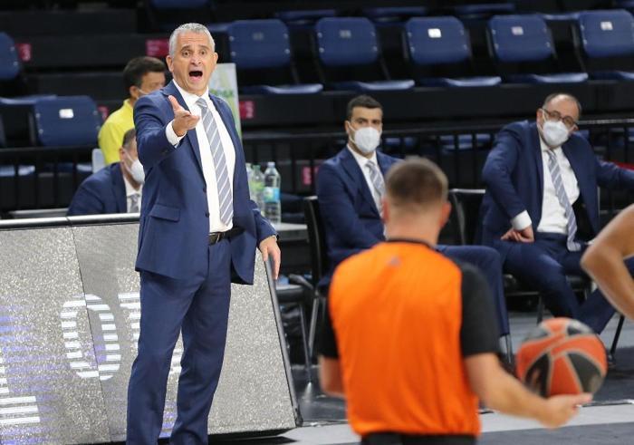 Başkan Ali Koç, Fenerbahçe Bekoyu ayakta alkışladı