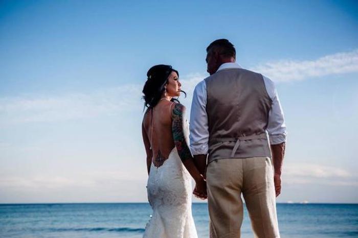 En yakın arkadaşının babasıyla evlendi