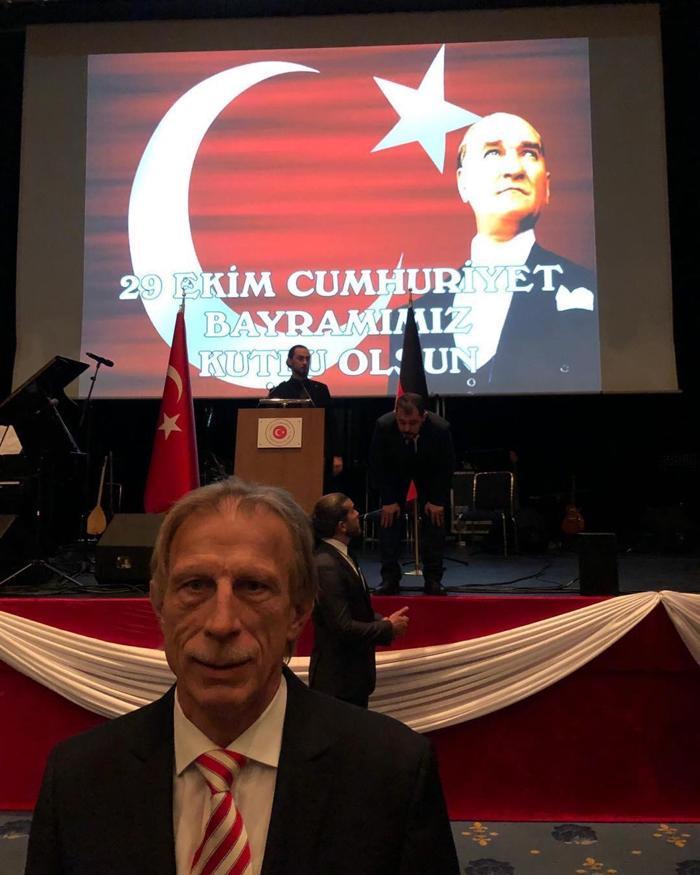 Christoph Daum: Hooijdonku Galatasaraya kaptırmamak için Aziz Yıldırım ile Hollandaya gittik