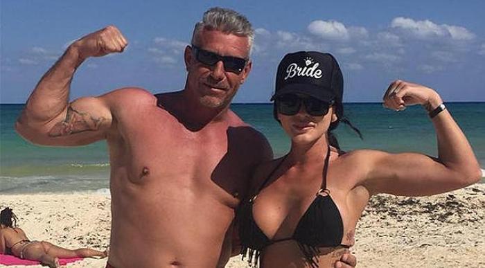 En yakın arkadaşının babasıyla evlendi