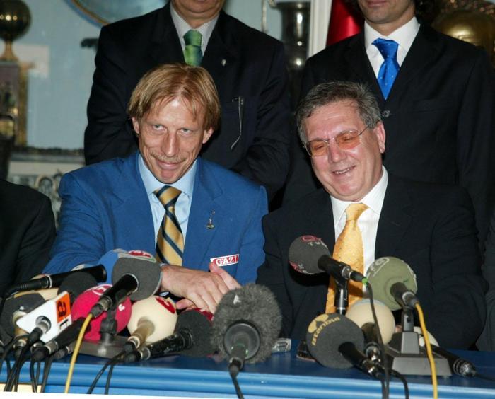 Christoph Daum: Hooijdonku Galatasaraya kaptırmamak için Aziz Yıldırım ile Hollandaya gittik