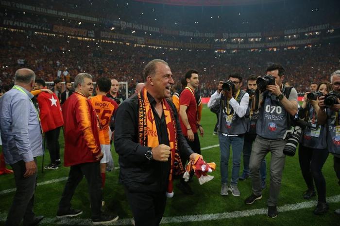 Galatasarayın şampiyonluğu sonrası Türk Telekom alev aldı