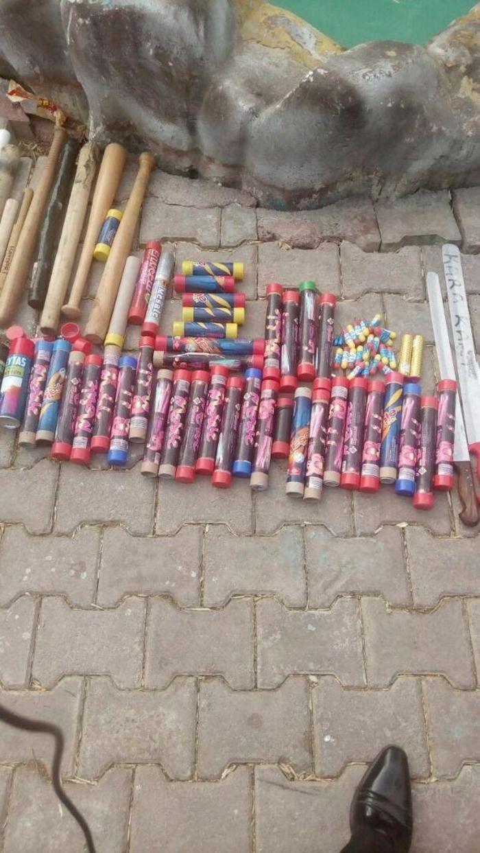 Taraftarların üzerinden bakın neler çıktı