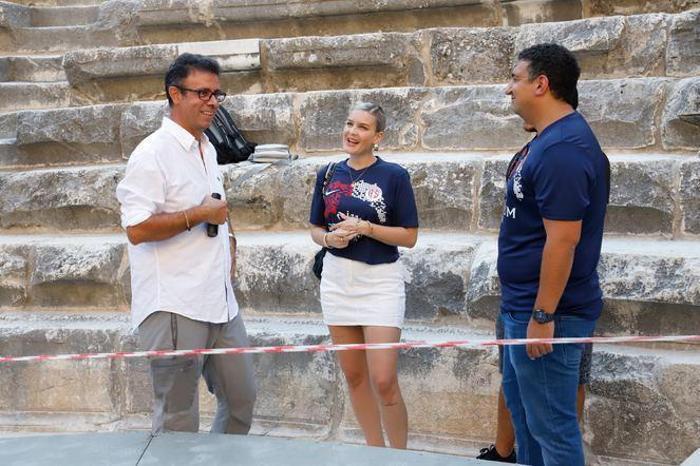 İngiliz şarkıcı Anne Marie Antalyada