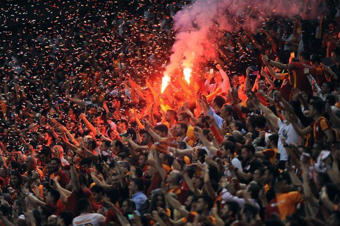Galatasarayın şampiyonluğu sonrası Türk Telekom alev aldı