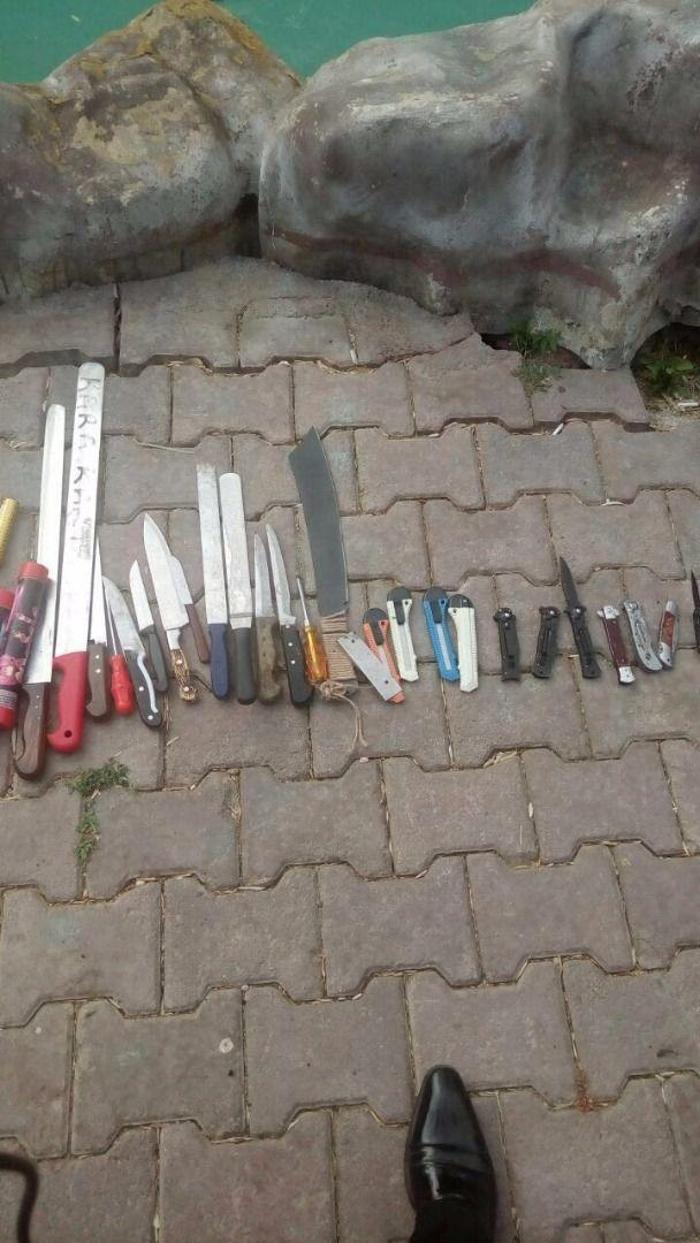 Taraftarların üzerlerinden bakın neler çıktı