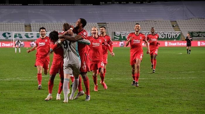 Beşiktaş yarı finali böyle kutladı