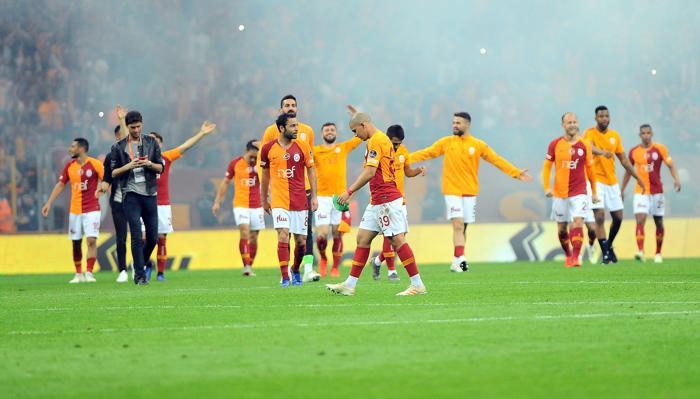 Galatasarayın şampiyonluğu sonrası Türk Telekom alev aldı