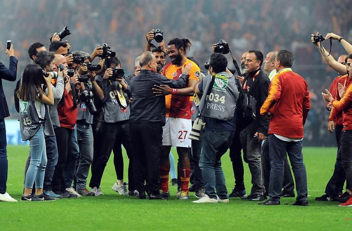 Galatasarayın şampiyonluğu sonrası Türk Telekom alev aldı