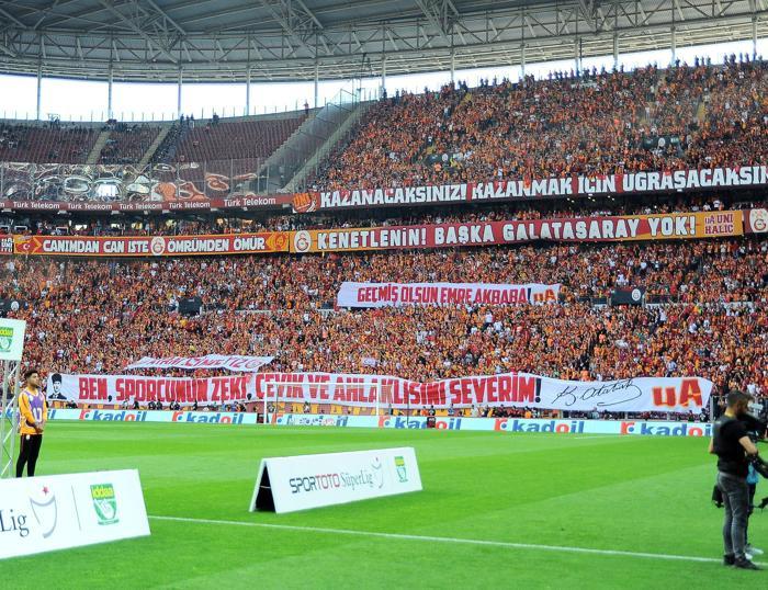 Galatasaray - Başakşehir maçında büyük olay Ortalık karıştı...