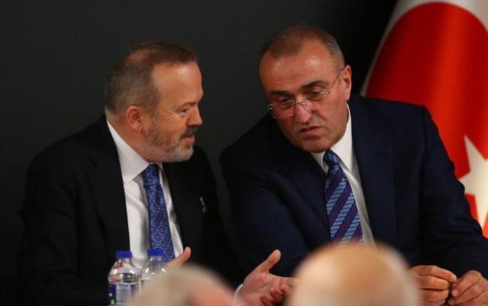 Galatasarayın toplantısında gergin anlar