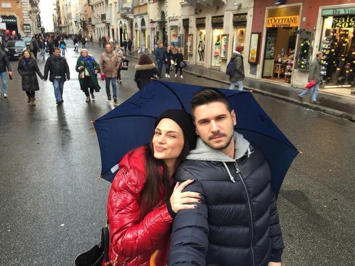Amine Gülşe, Mesut Özilin DMsine el attı