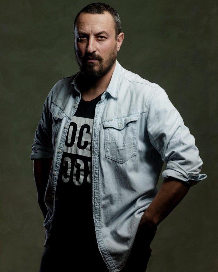 Amine Gülşe, Mesut Özilin DMsine el attı