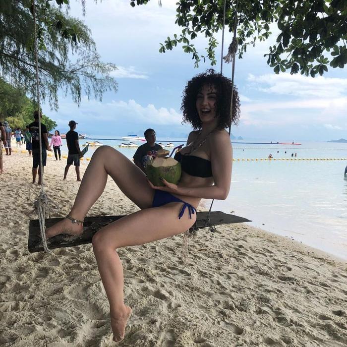 Burcu Özberk Fenerbahçeli Ulaş Kıyak ile aşk yaşıyor
