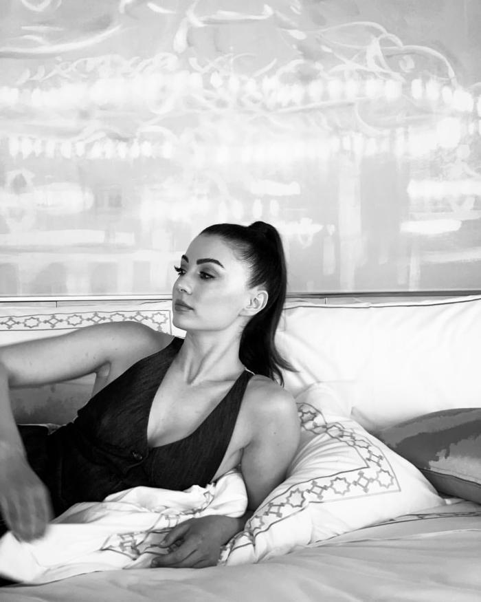 Burcu Özberk Fenerbahçeli Ulaş Kıyak ile aşk yaşıyor