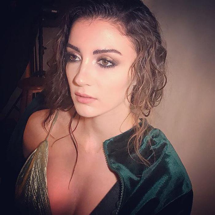 Burcu Özberk Fenerbahçeli Ulaş Kıyak ile aşk yaşıyor