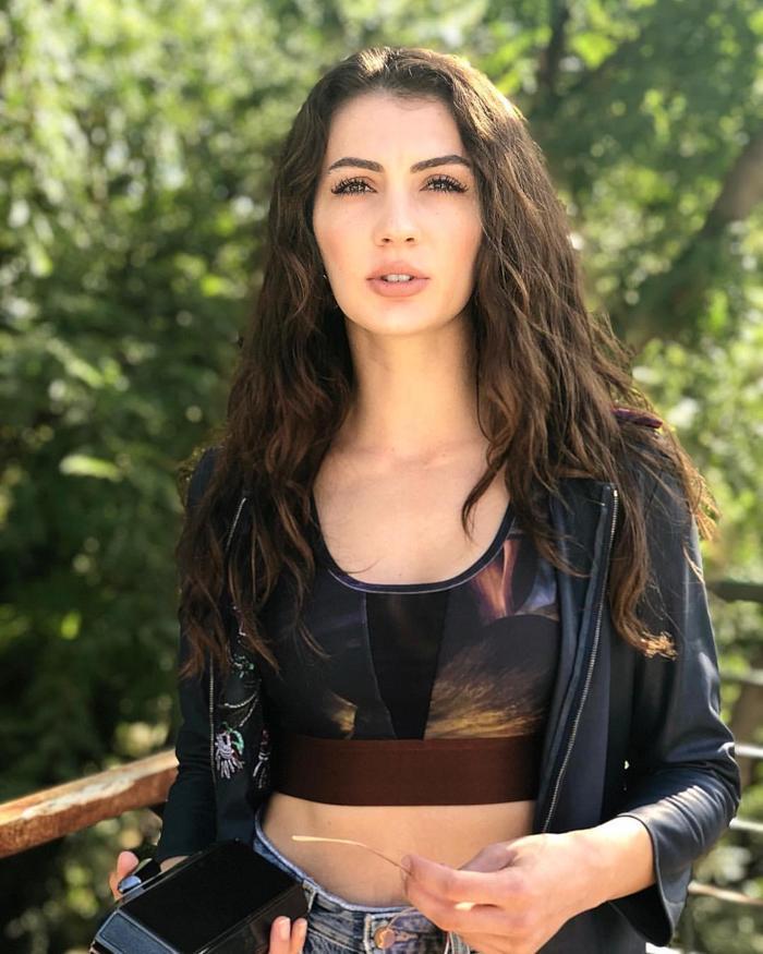 Burcu Özberk Fenerbahçeli Ulaş Kıyak ile aşk yaşıyor