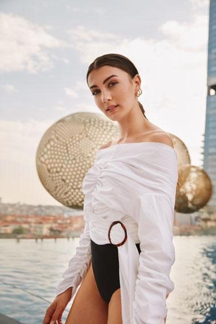 Burcu Özberk Fenerbahçeli Ulaş Kıyak ile aşk yaşıyor