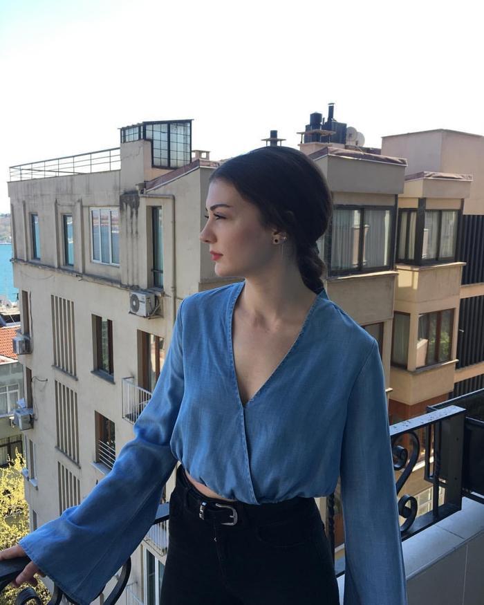 Burcu Özberk Fenerbahçeli Ulaş Kıyak ile aşk yaşıyor