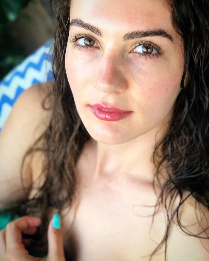 Burcu Özberk Fenerbahçeli Ulaş Kıyak ile aşk yaşıyor