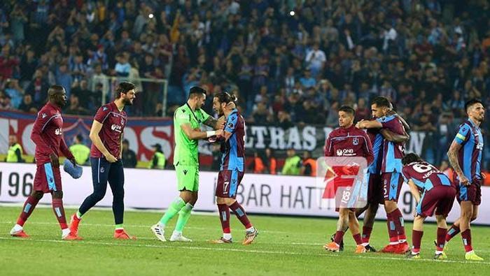 Güntekin Onaydan flaş sözler: Son 2 sezonun sonuncusu Beşiktaş