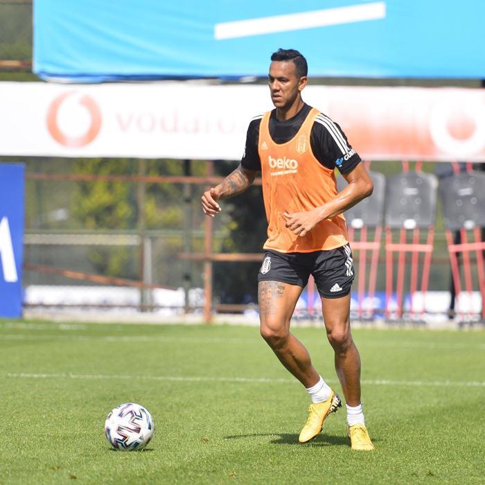 Beşiktaşta yeni transfer Rachid Ghezzal ilk idmanına çıktı