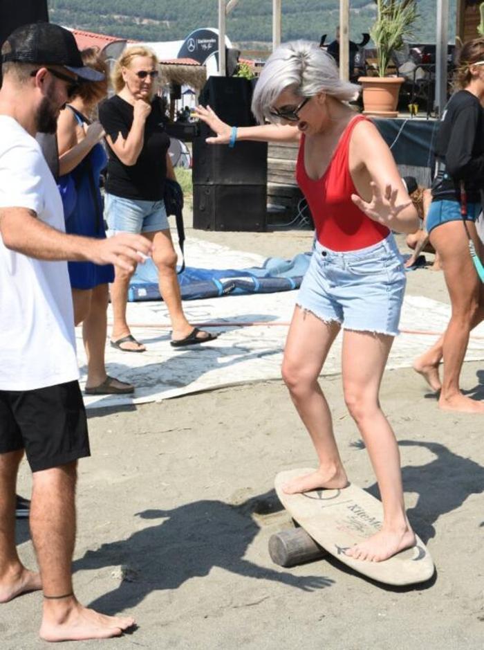 Ünlüleri buluşturan festival