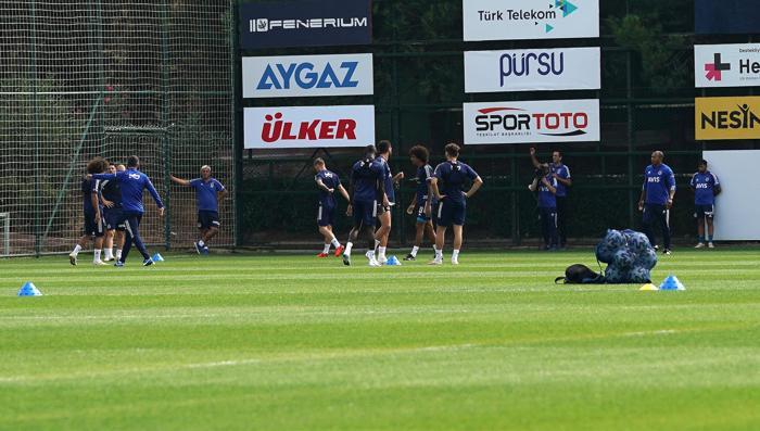 Fenerbahçede hazırlıklar başladı Kemal Ademi sahaya indi