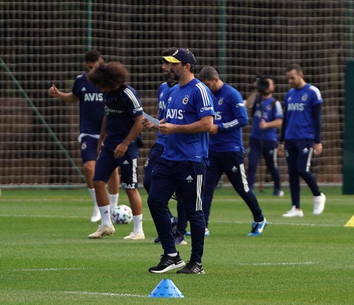 Fenerbahçede hazırlıklar başladı Kemal Ademi sahaya indi