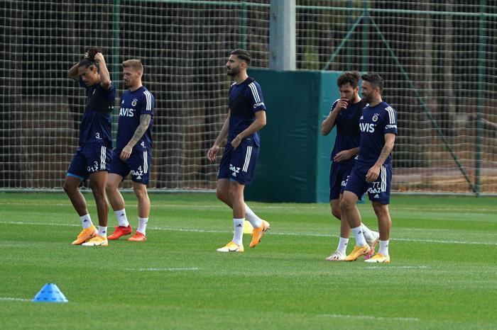 Fenerbahçede hazırlıklar başladı Kemal Ademi sahaya indi
