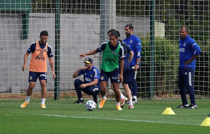 Fenerbahçede hazırlıklar başladı Kemal Ademi sahaya indi