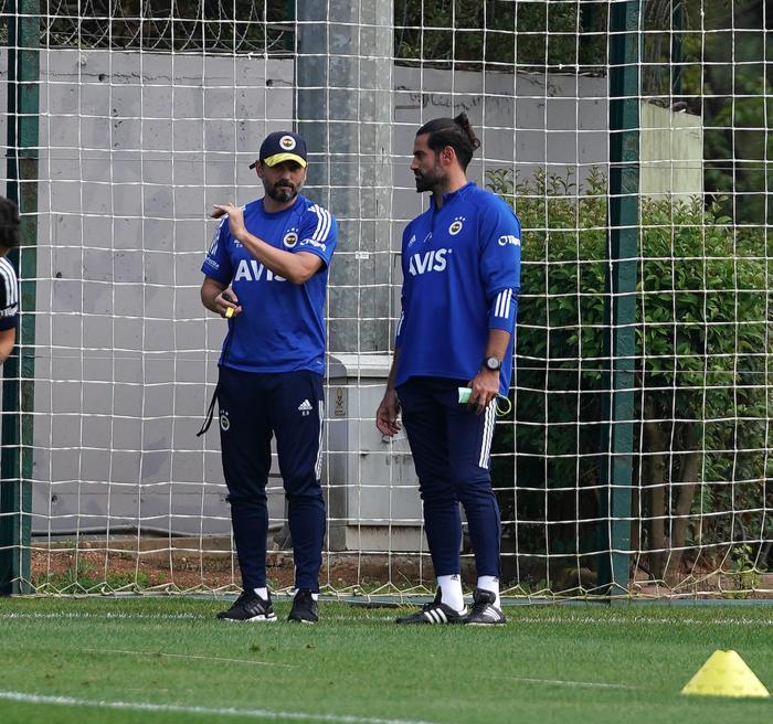 Fenerbahçede hazırlıklar başladı Kemal Ademi sahaya indi