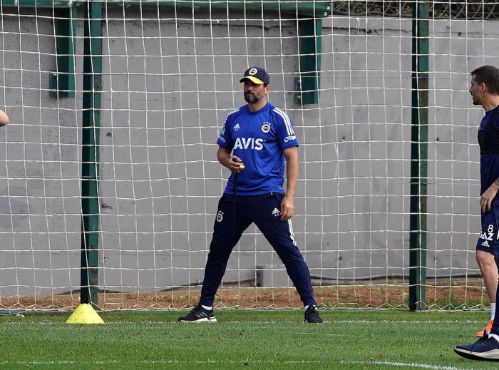 Fenerbahçede hazırlıklar başladı Kemal Ademi sahaya indi