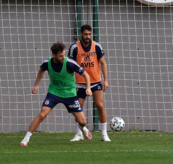Fenerbahçede hazırlıklar başladı Kemal Ademi sahaya indi