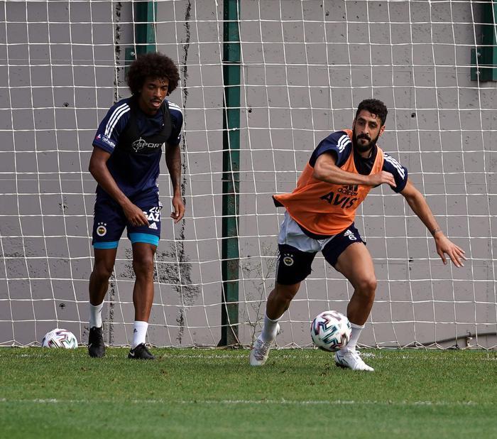 Fenerbahçede hazırlıklar başladı Kemal Ademi sahaya indi