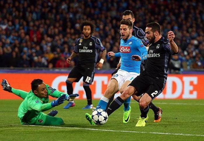 Napoli cephesi, Cüneyt Çakıra tepkili